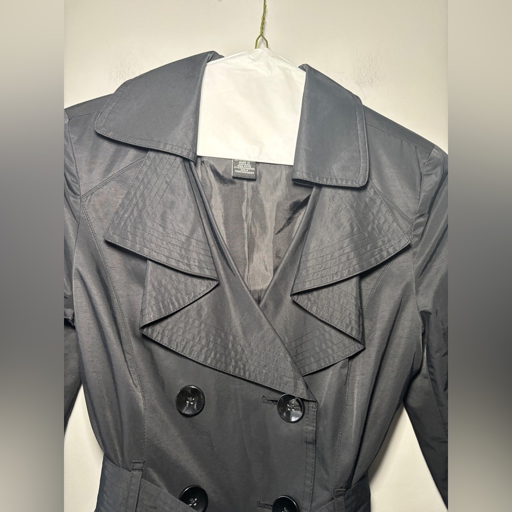 Women's London Fog Black Double-Breasted Belted Collared Trench Size Small - Picture 5 of 10